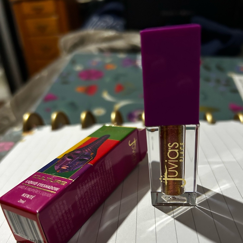 Juvias Place Liquid eye shadow